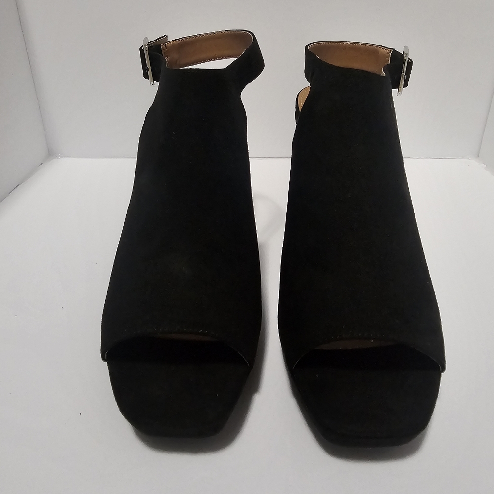 Platform open-toe heels